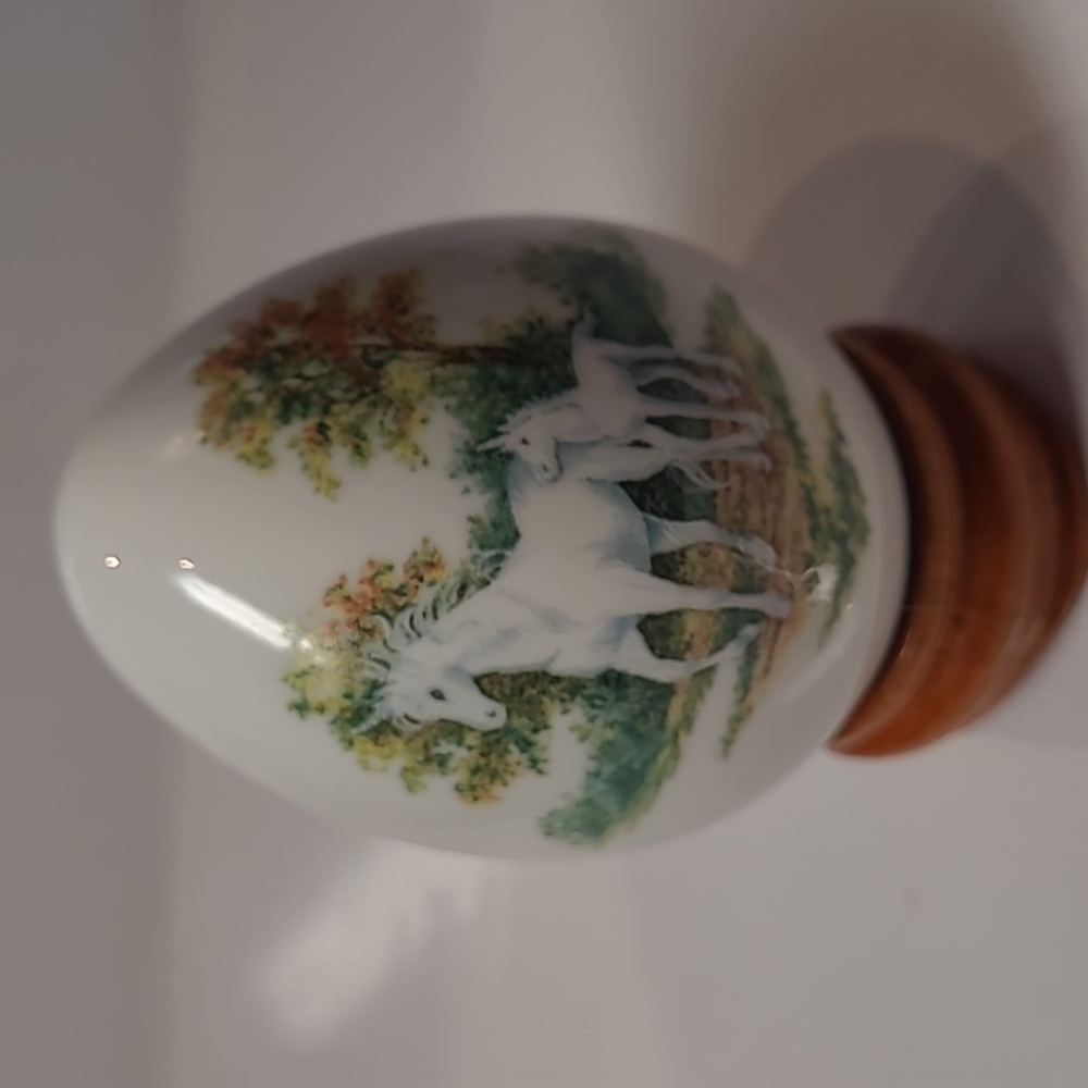 Vintage Princeton gallery 1993 porcelain egg Unicorn w/ wood stand